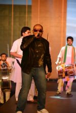 Vishal Dadlani at the Trailer launch of Happy New Year in Mumbai on 14th Aug 2014
